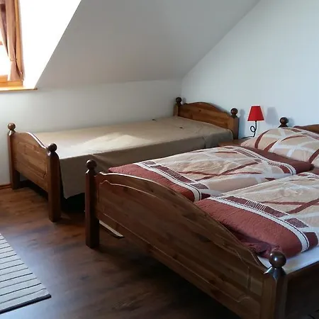 Madarasz Vendeghaz Nyúl